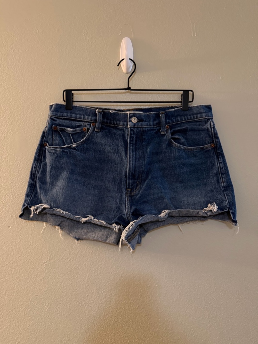 Abercrombie & Fitch The Mom Short High Rise Denim Blue Jean Shorts Size 14 32